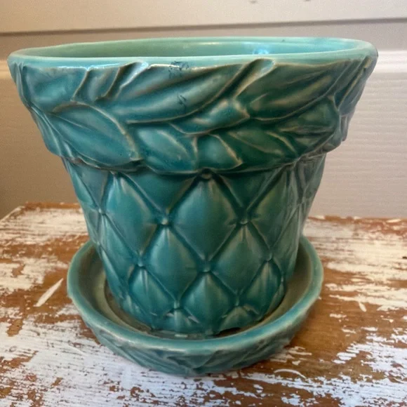 McCoy Vintage Art Pottery Quilted Leaf Pattern With Attached Saucer 1940’s - Picture 6 of 7